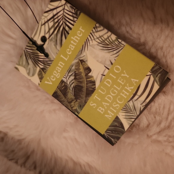 Studio Badgley Mischka elegant Pink Quilted Clutch - Picture 2 of 4